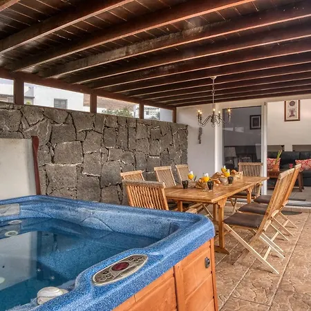Ferienhaus Casa El Paraiso - Pool, Jacuzzi, Air-con And Bbq By Lanzarote