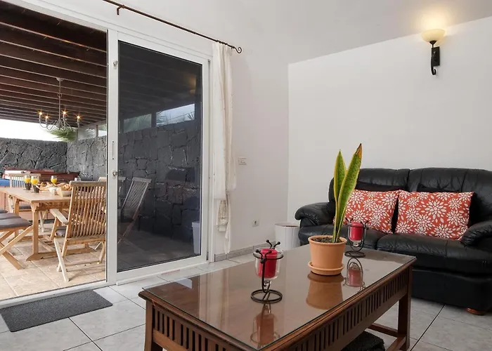 Dom wakacyjny Casa El Paraiso - Private Pool, Jacuzzi, Air-con And Bbq By Lanzarote *