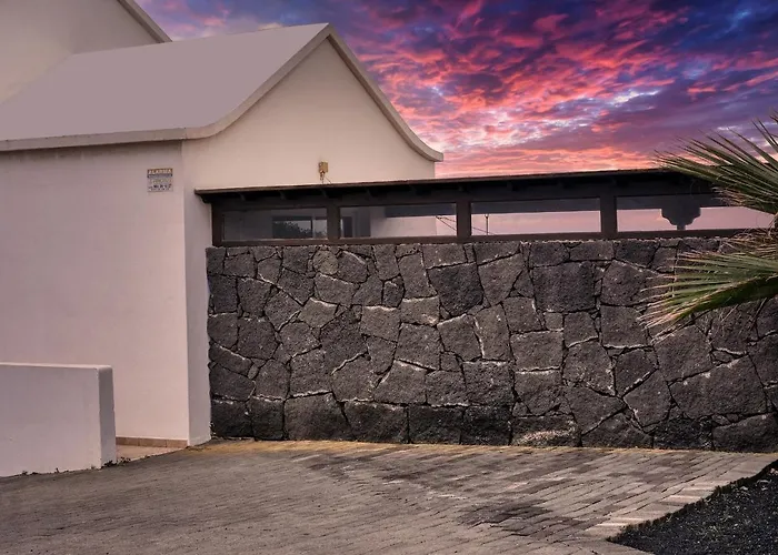 Casa El Paraiso - Private Pool, Jacuzzi, Air-con And Bbq By Lanzarote *